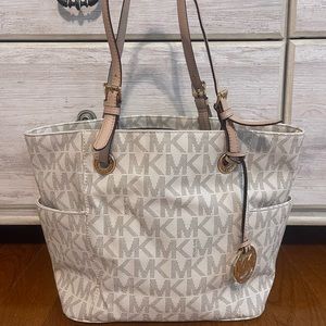 Michael Kors purse